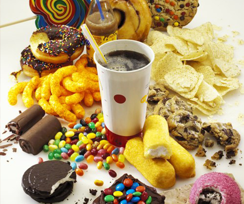 Những loại thực phẩm nào ảnh hưởng xấu tới sức khỏe của trẻ? 1